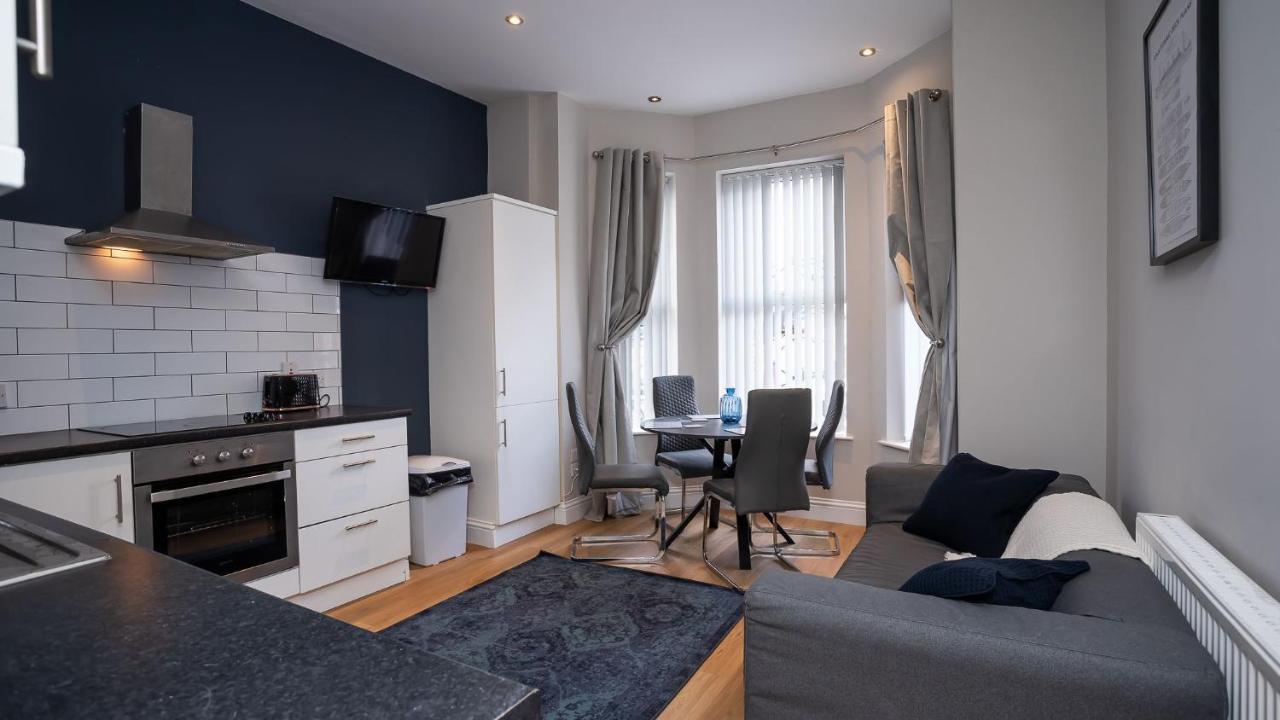 2 Bdr & 1 Bdr Apartments At Queens Uni By Belfast City Breaks Eksteriør billede