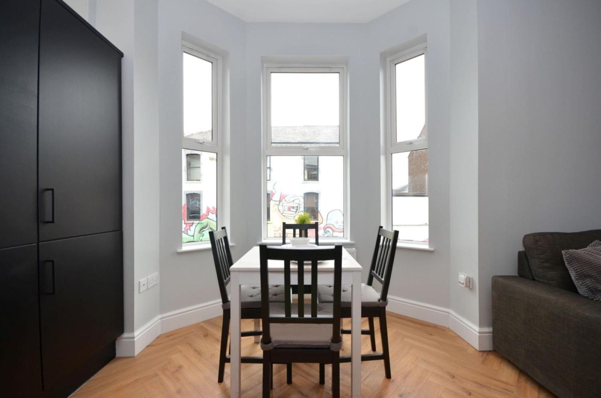2 Bdr & 1 Bdr Apartments At Queens Uni By Belfast City Breaks Eksteriør billede