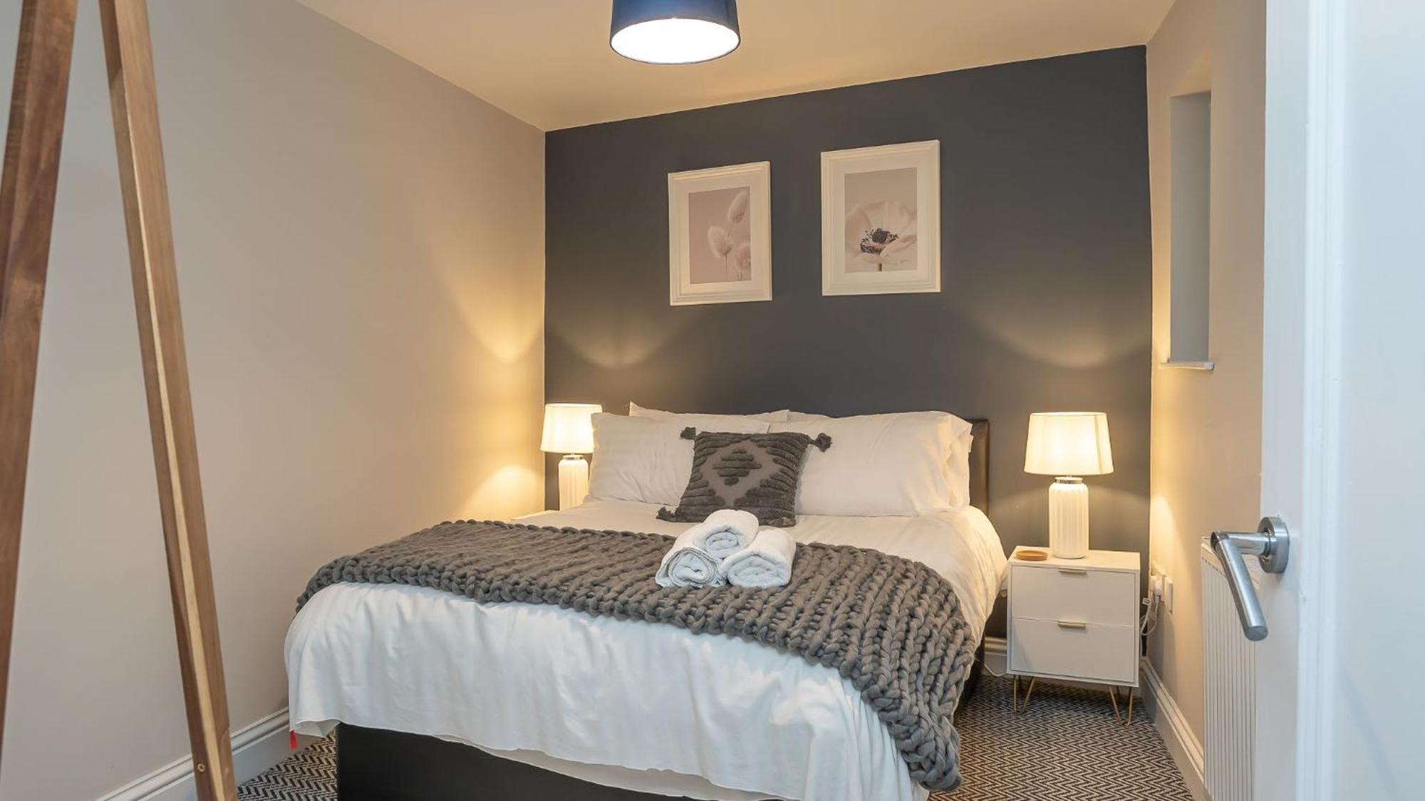 2 Bdr & 1 Bdr Apartments At Queens Uni By Belfast City Breaks Eksteriør billede