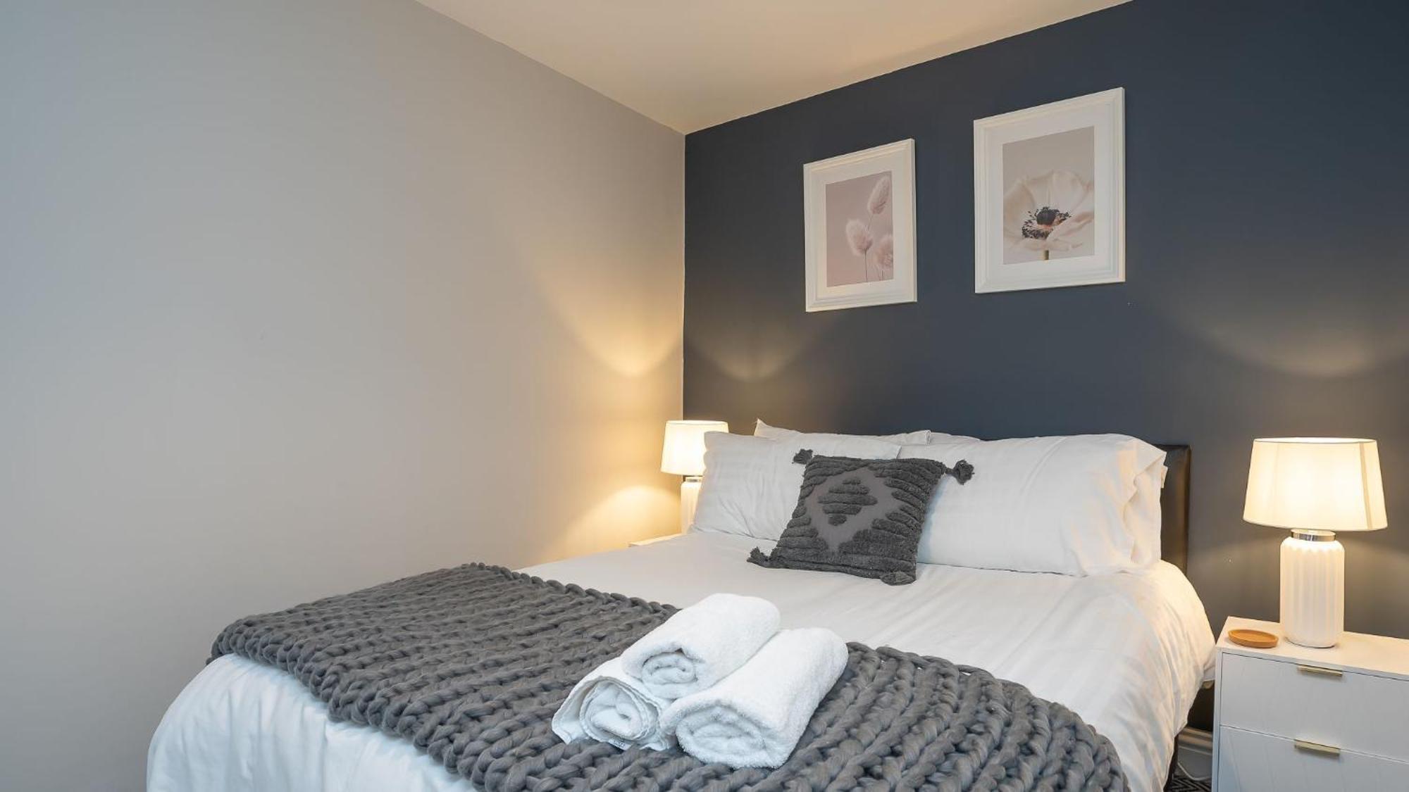 2 Bdr & 1 Bdr Apartments At Queens Uni By Belfast City Breaks Værelse billede