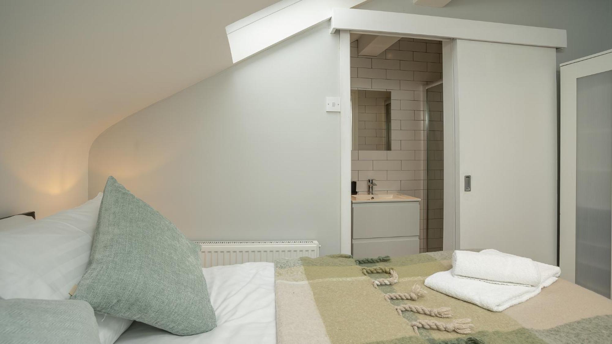 2 Bdr & 1 Bdr Apartments At Queens Uni By Belfast City Breaks Eksteriør billede