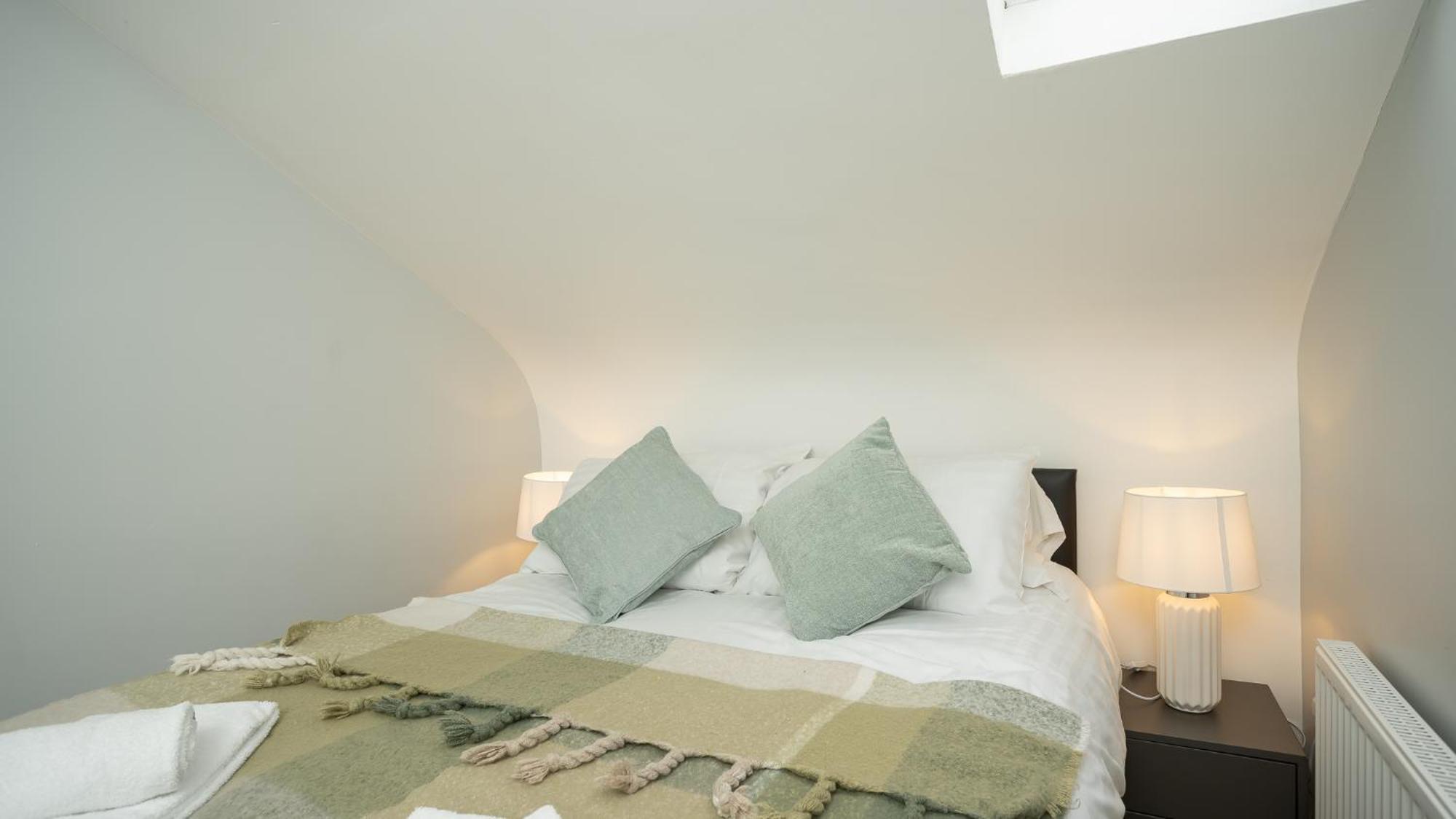 2 Bdr & 1 Bdr Apartments At Queens Uni By Belfast City Breaks Eksteriør billede