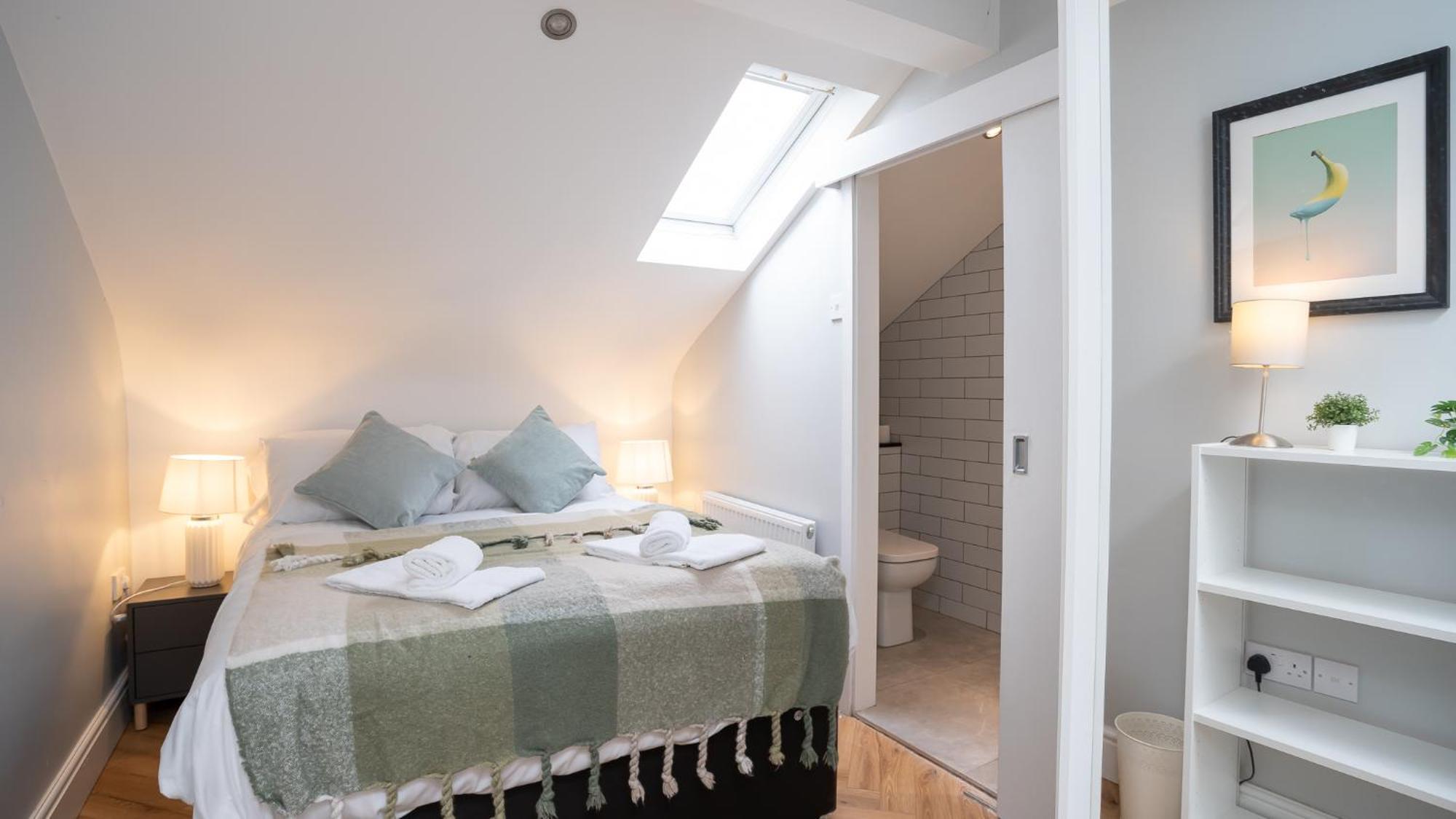 2 Bdr & 1 Bdr Apartments At Queens Uni By Belfast City Breaks Værelse billede